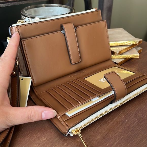 Michael Kors double zipper wallet - Picture 2 of 6